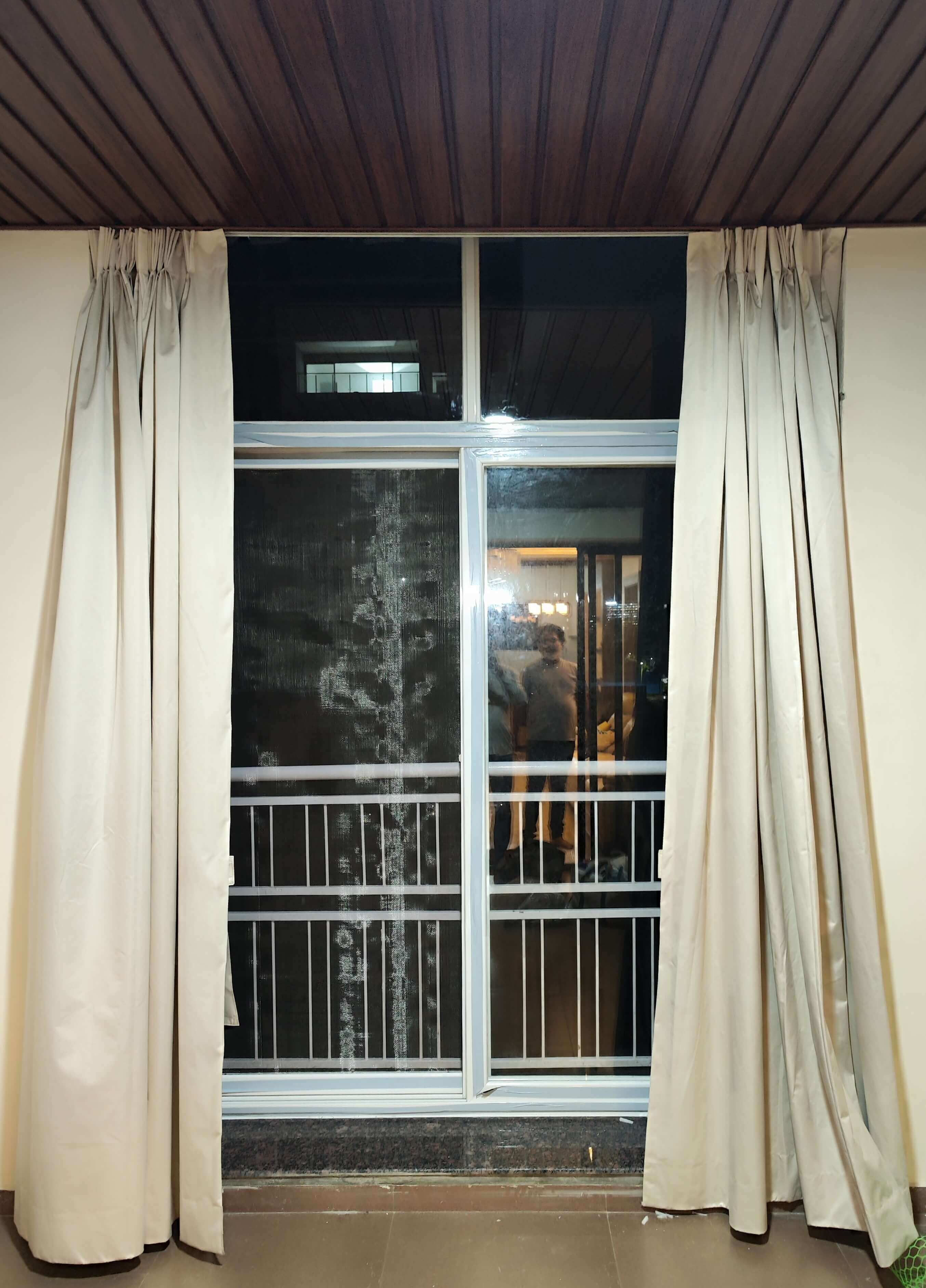 Gallery Packing and Room Transformation PVC Ceiling and Domal Sliding Window